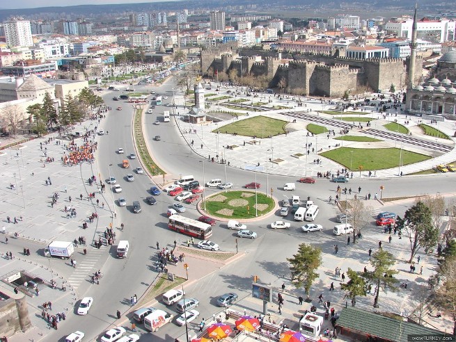 Kayseri Cumhuriyet meydanı