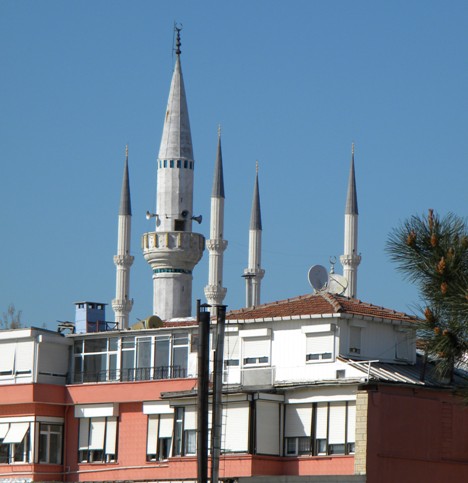 bitlis beş minareli camii.